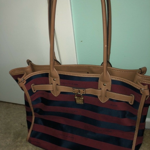 Tommy Hilfiger blue and red striped tote bag - Picture 2 of 5